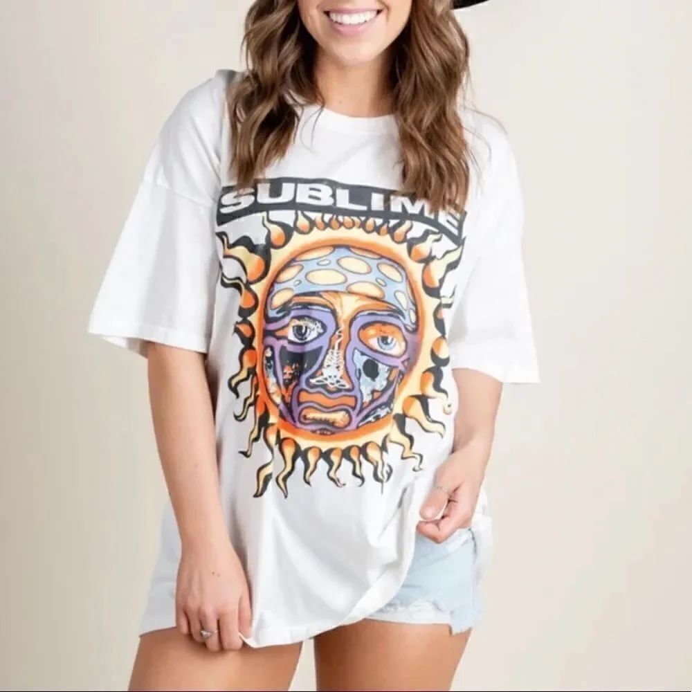 Daydreamer Sublime 40 Oz To Freedom Crewneck Graphic Tee in Vintage White